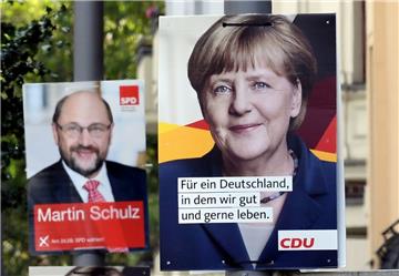 Zur Bundestagswahl 2017 haben die Parteien ihre Wahlplakate in den Straßen aufgehangen.