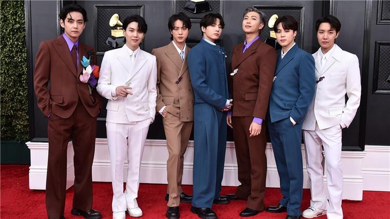 K-Pop-Band BTS ist wieder vollständig und zurück Zur K-Pop-Band BTS gehören sieben Musiker. Die Band verkündete am Mittwoch überraschend, dass sie neue Lieder produzieren will.