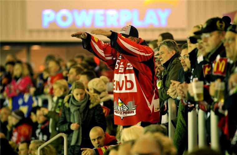 Zur neuen Saison dürfen mehr Zuschauer in die Eisarena. Die Kapazität wurde erhöht.
