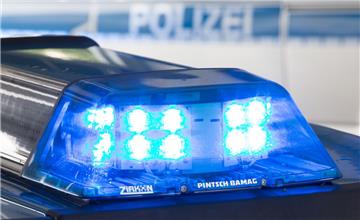 Zur richtigen Zeit am richtigen Ort: Durch Zufall schnappten Polizisten einen Dieb, der einen Fernseher gestohlen hatte.
