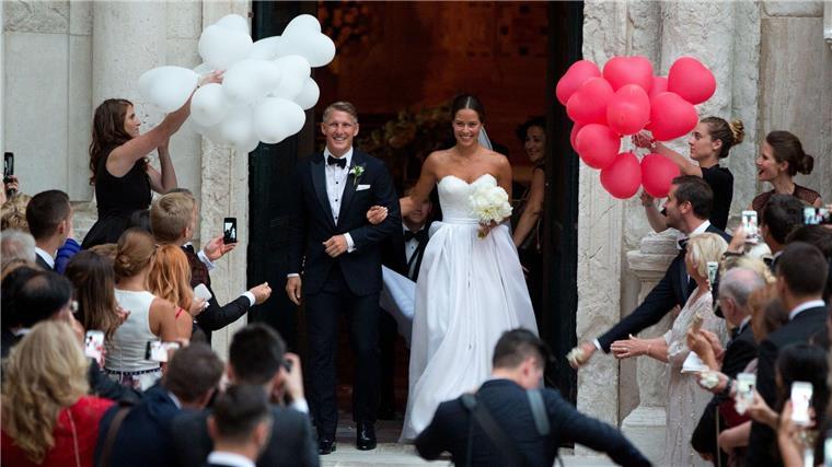 Zur Traumhochzeit in Venedig kamen 2016 bekannte Gäste wie Lukas Podolski und Angelique Kerber. 