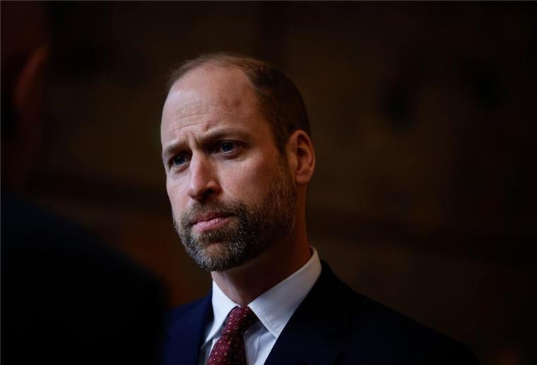Zur Wiedereröffnung von Notre-Dame kommt auch Prinz William als Vertreter der britischen Royals. (Archivbild)