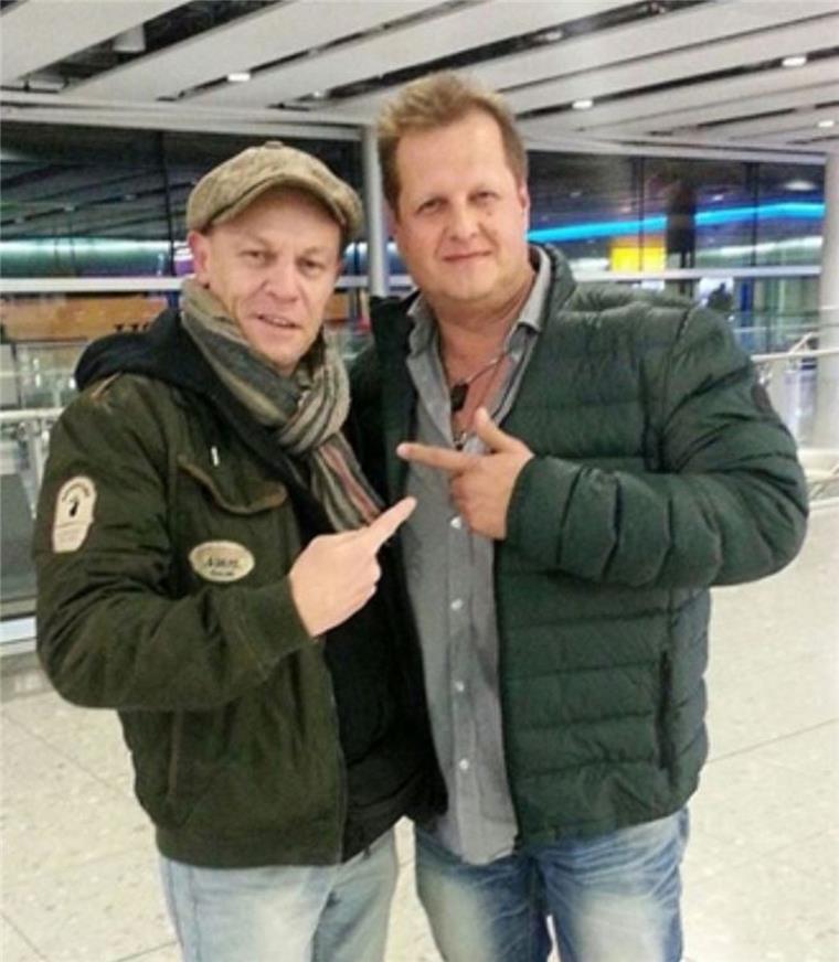 Dank RTL-Dschungelcamp: Bremerhavener Hobbymusiker will den Ballermann rocken Zusammen mit Jens Büchner alias "Mallorca-Jens" will Stefan Reischuck fünf Mal am Ballermann auftreten.