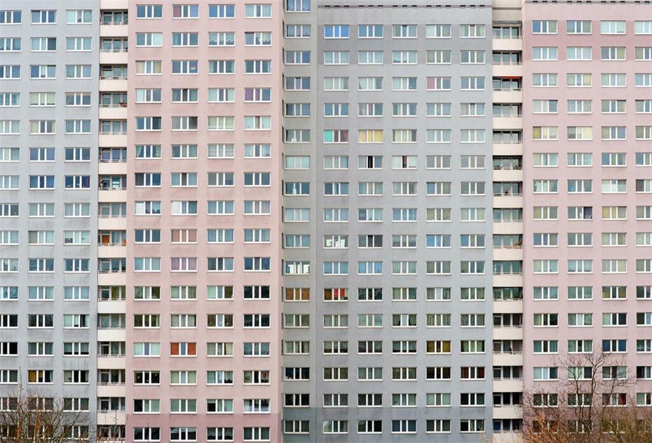 Fenster eines Blocks sind zu sehen