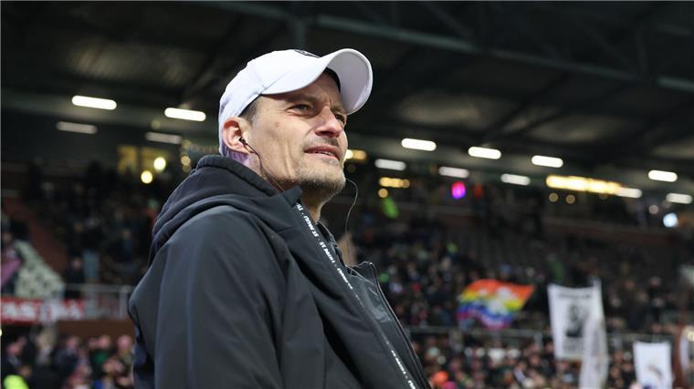 Zuversichtlich vor dem Spiel: FC St. Paulis Trainer Alexander Blessin