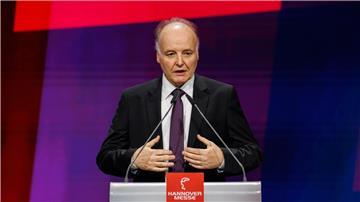 ZVEI-Präsident Gunther Kegel sieht die am Montag beginnende Hannover Messe als „wichtiges Schaufenster“ für die Elektro- und Digitalindustrie. (Archivfoto)