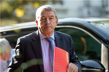Zwangspause: Wolfgang Niersbach wird für ein Jahr suspendiert.