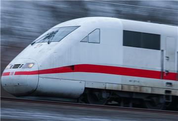 Zwei betrunkene Frauen mussten in Hannover aus einem ICE geholt werden.