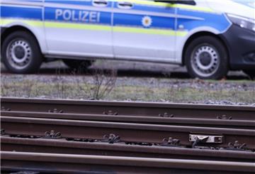 Zwei Kinder haben Steine auf Bahngleise zwischen Bremen und Bremerhaven gelegt.