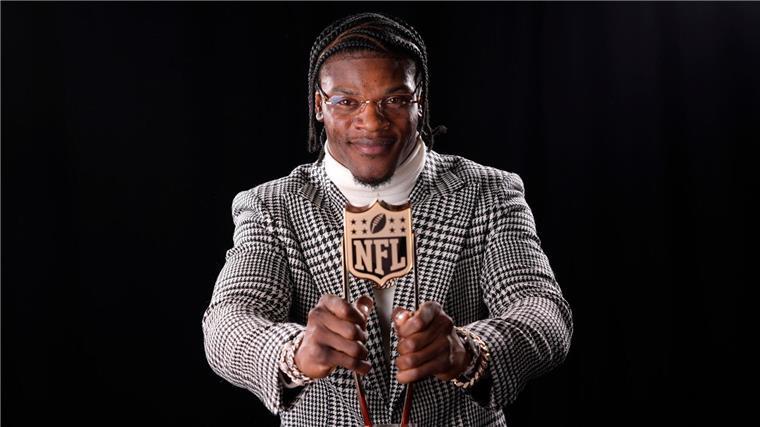MVP-Favorit Jackson vor Playoff-Start: Job nicht erledigt Zwei Mal hat Jackson die Auszeichnung als MVP in der NFL bereits gewonnen.