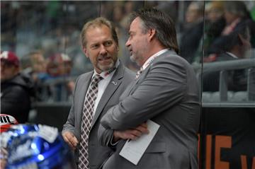 Zwei mit Bremerhavener Vergangenheit: Tray Tuomie (links), Trainer der Augsburger Panther, und sein Assistent Jamie Bartman.