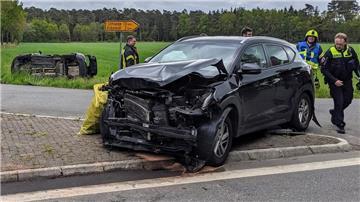 Zwei schwerbeschädigte Fahrzeuge und drei Verletzte waren die Folge eines Unfalls in Hagen.