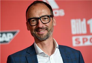 Zwei Tage nach der 1:4-Niederlage gegen Paderborn teilten die Norddeutschen mit, dass das langjährige Aufsichtsratsmitglied Thomas Krohne sein Mandat niedergelegt hat.