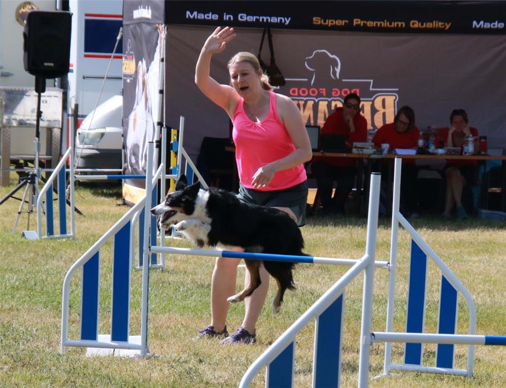 Zwei und Vierbeiner hatten ihren Spaß auf den vier Parcours. Foto: Baur