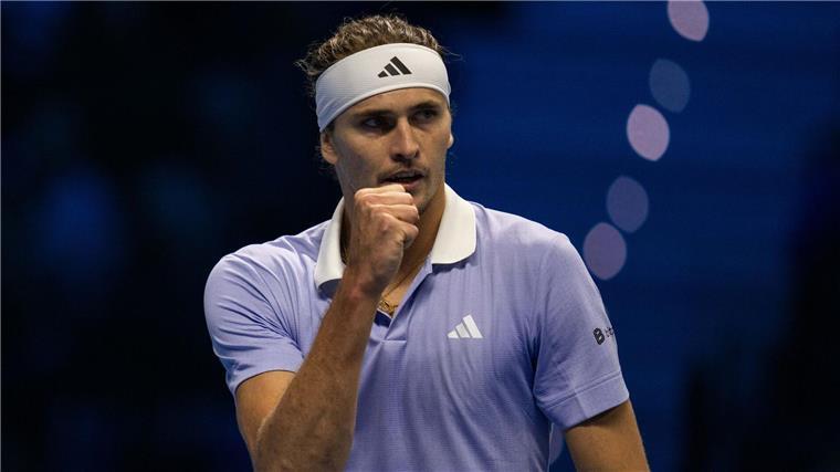 Zverev nach zweitem Sieg vor Gruppen-Showdown gegen Alcaraz Zweites Spiel, zweiter Sieg: Alexander Zverev bleibt beim Jahresabschlussturnier in Turin erfolgreich.
