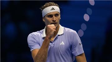 Zweites Spiel, zweiter Sieg: Alexander Zverev bleibt beim Jahresabschlussturnier in Turin erfolgreich.