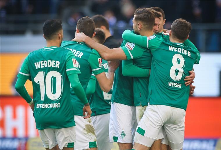 Zweitliga-Tabellenführer Werder Bremen will den Spitzenplatz verteidigen.