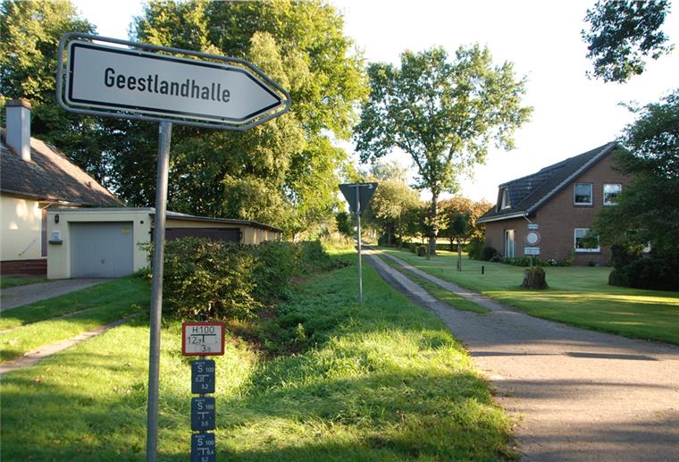 Zwischen den Hausnummern 51 und 53 am der Straße „Im Wiebusch“ soll die Zufahrt entstehen zum geplanten Wohngebiet von Elmlohe. Die vorbereitenden Gespräche beginnen in Kürze.