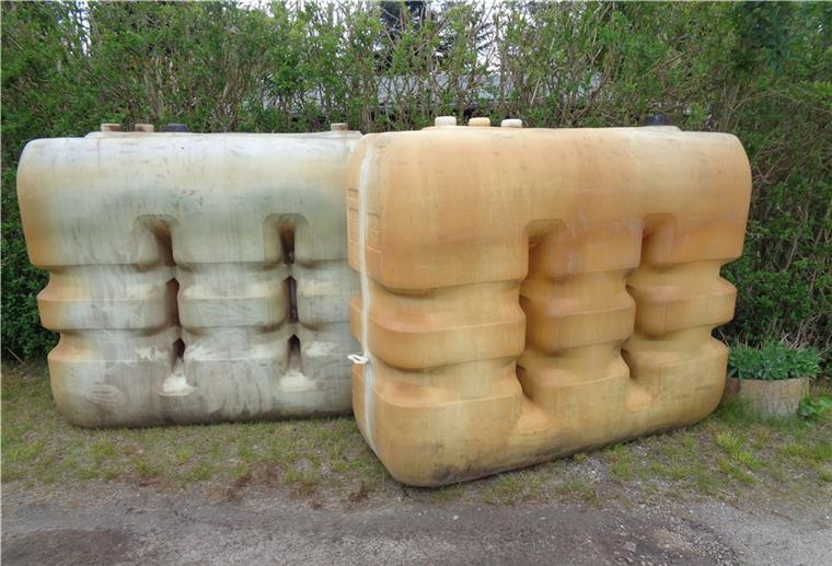 Bremerhaven: Öltanks illegal abgestellt Zwischen Donnerstag und Freitag wurden die Öltanks illegal abgestellt.