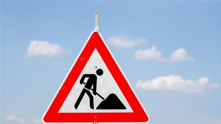 Bauarbeiten: Radweg zwischen Hainmühlen und Bederkesa für fünf Wochen gesperrt Ein Baustellenschild. Zwischen Hainmühlen und Bad Bederkesa wird der Radweg der L 128 saniert. Rad- und Straßenverkehr müssen während der Arbeiten mit Einschränkungen rechnen.